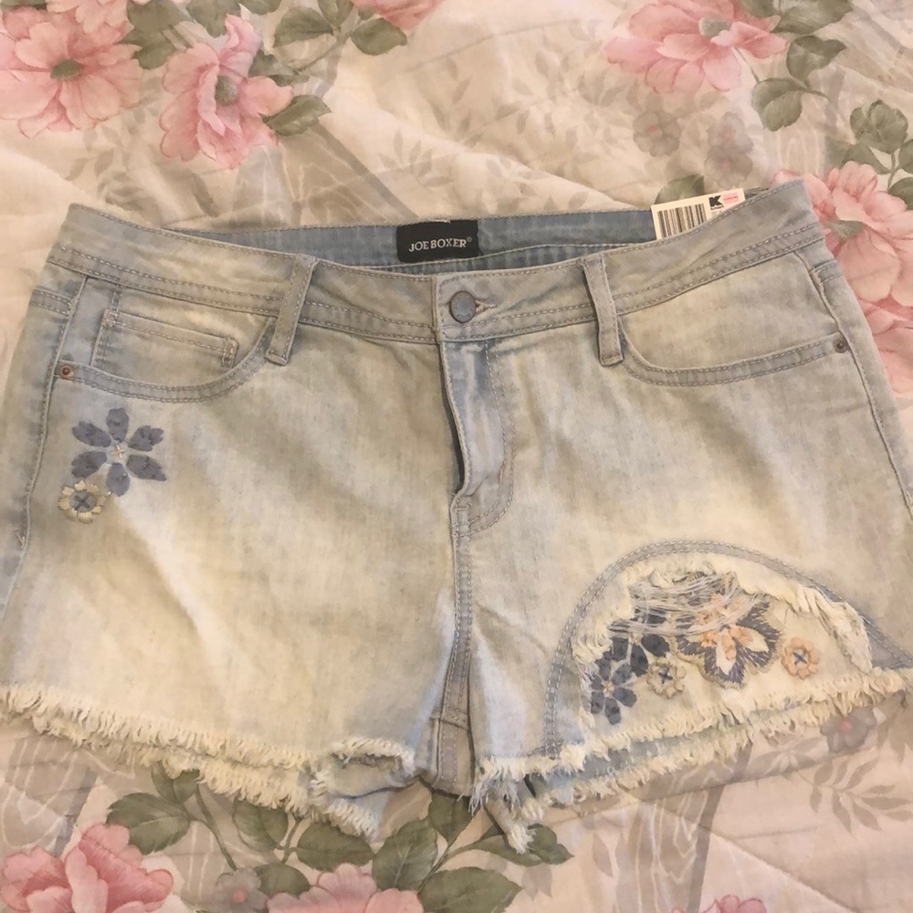 Low rise shorts
